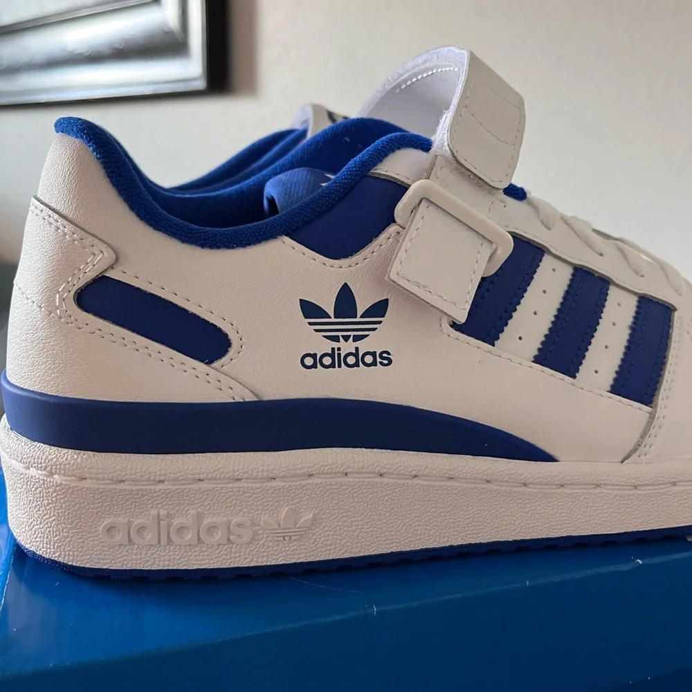 NWT Adidas Originals Men's Forum Low Shoes - White & Blue - FY7756_3